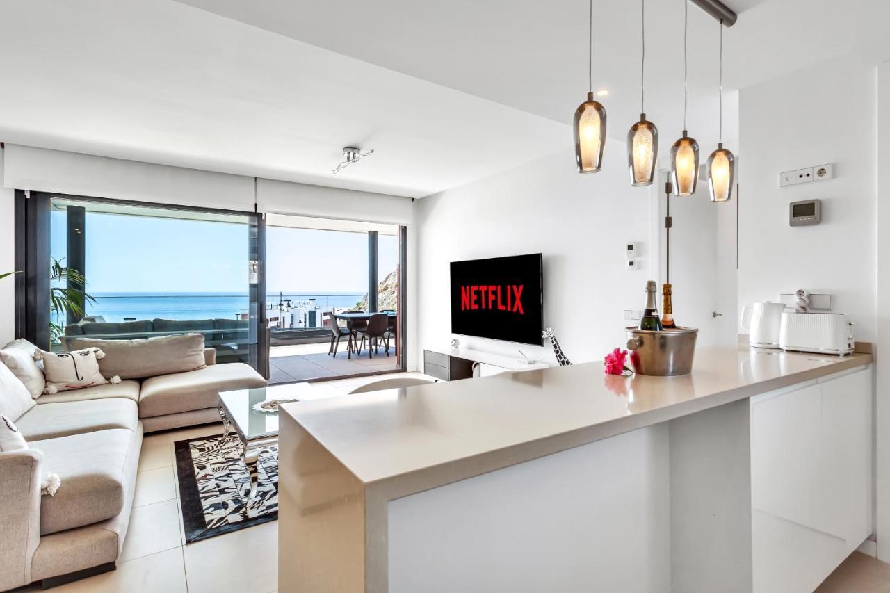 Blue Lady By The Sea Apartment Фуeнхирола Екстериор снимка
