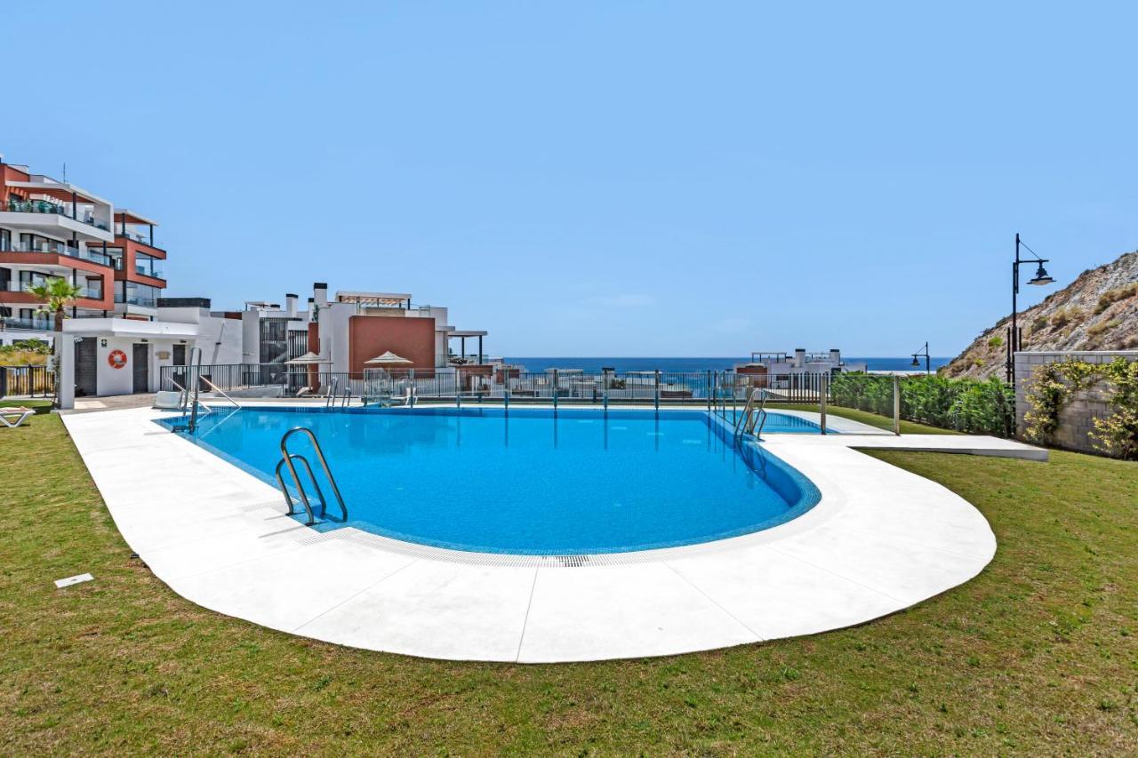 Blue Lady By The Sea Apartment Фуeнхирола Екстериор снимка