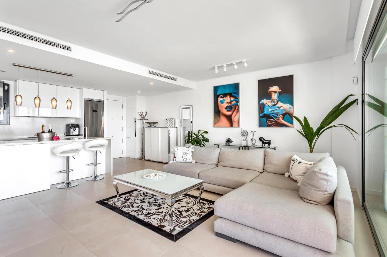Blue Lady By The Sea Apartment Фуeнхирола Екстериор снимка