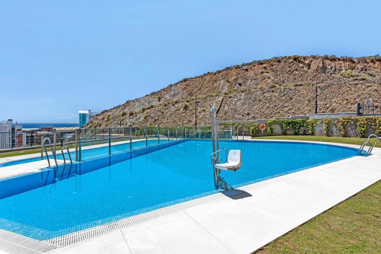 Blue Lady By The Sea Apartment Фуeнхирола Екстериор снимка